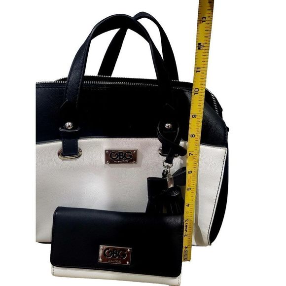 GBG (guess) Los Angeles hang bag and wallet bundle - Picture 4 of 9